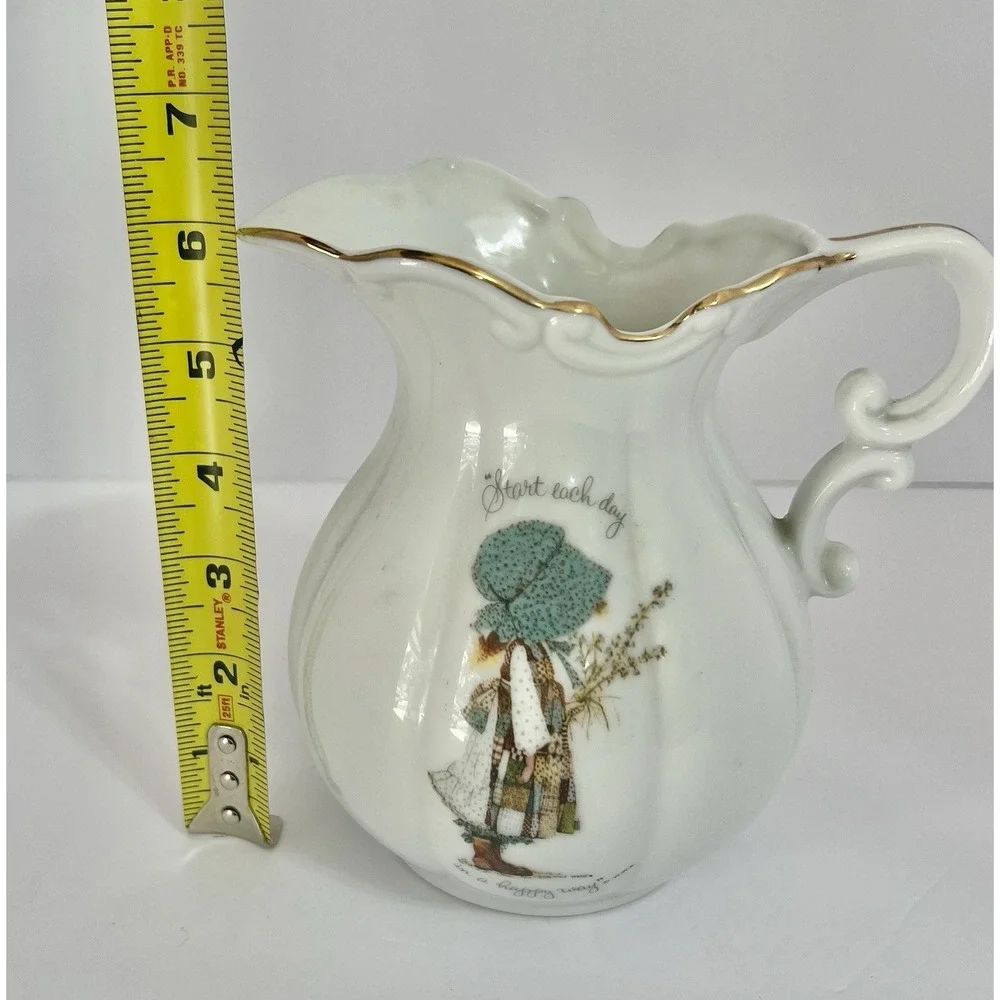 Holly Hobbie Porcelain Pitcher START EACH DAY IN A HAPPY WAY 1973 6